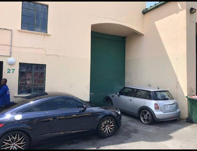 202M² WAREHOUSE TO LET IN RED HILL